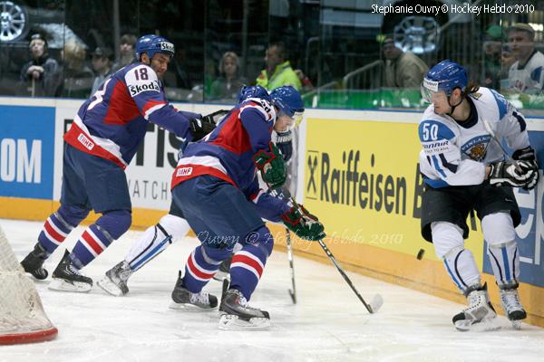 Hockey Mondial 10 : La Finlande d'attaque — Reportage