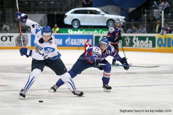 Hockey Mondial 10 : La Finlande d'attaque — Reportage