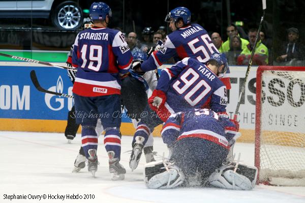 Hockey Mondial 10 : La Finlande d'attaque — Reportage