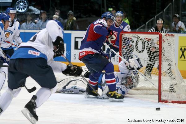Hockey Mondial 10 : La Finlande d'attaque — Reportage
