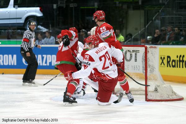 Hockey Mondial 10 : La Finlande d'attaque — Reportage
