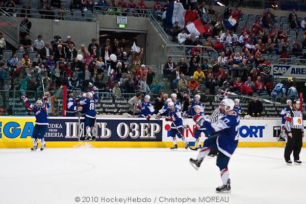 Hockey Mondial 10 : La France garde sa place — Reportage