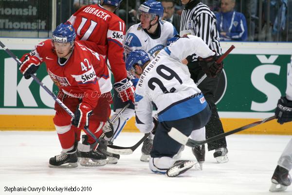 Hockey Mondial 10: Les Tchèques en demis — Reportage