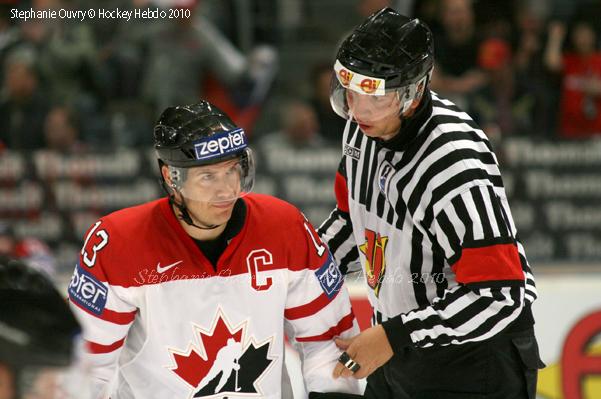 Hockey Mondial 10: La Russie facile — Reportage
