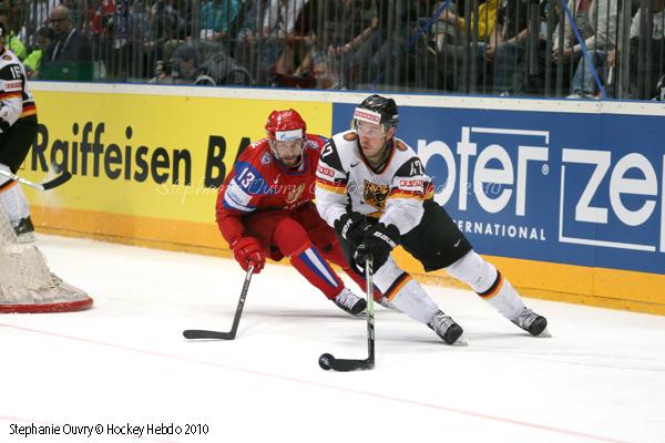 Hockey Mondial 10: La Russie en finale — Reportage
