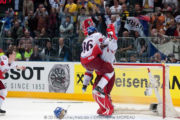 Hockey Mondial 10 : Les Tchèques champions !!! — Reportage