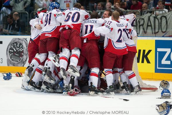 Hockey Mondial 10 : Les Tchèques champions !!! — Reportage