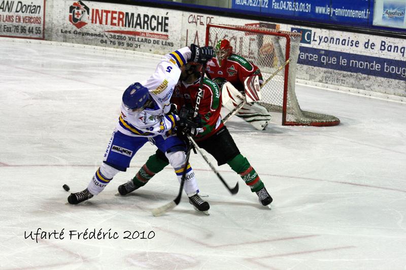 Amical : Villard - Mont Blanc : 4 - 2  — Reportage