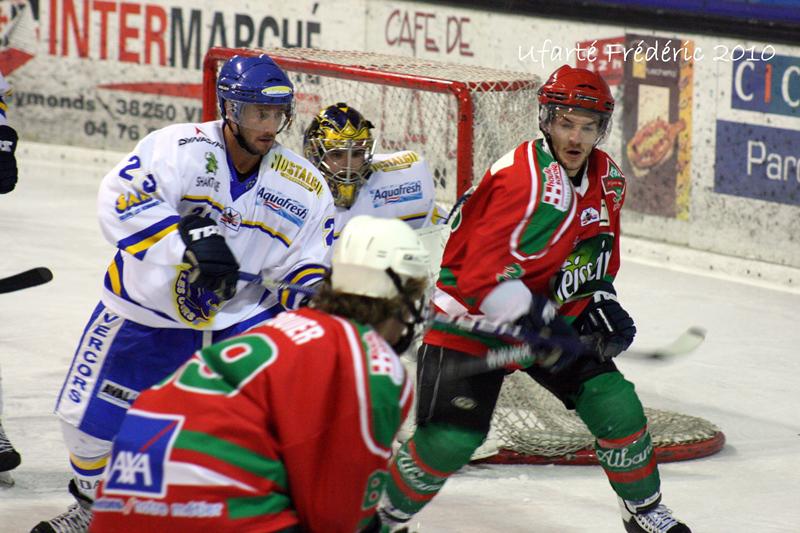 Amical : Villard - Mont Blanc : 4 - 2  — Reportage