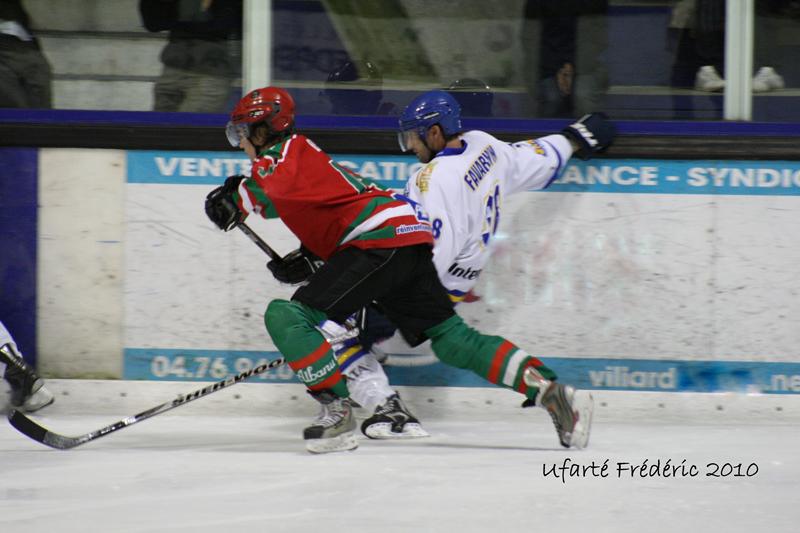 Amical : Villard - Mont Blanc : 4 - 2  — Reportage
