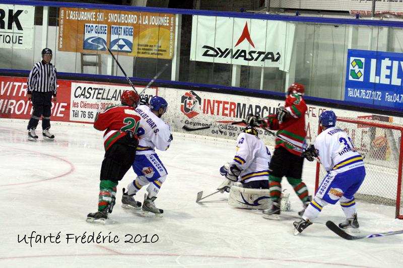 Amical : Villard - Mont Blanc : 4 - 2  — Reportage