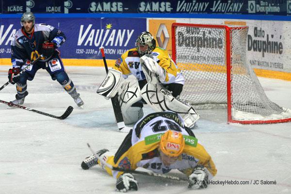 Grenoble  1 - 3 Strasbourg 