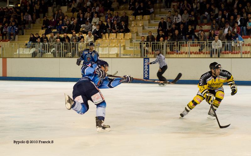 Angers  4 - 5 Rouen