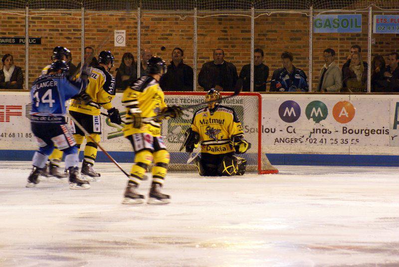 Angers  4 - 5 Rouen