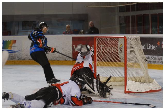 Tours  9 - 1 Poitiers