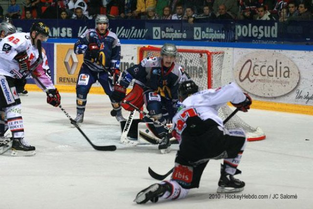 Photo hockey match Grenoble  - Amiens  le 02/10/2010