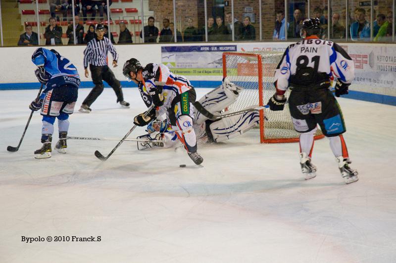 Angers  3 - 0 Caen 