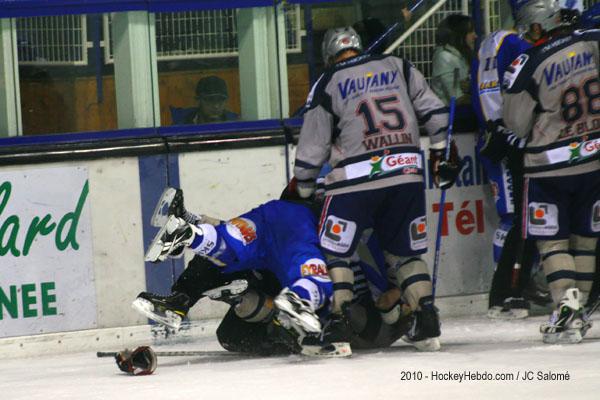 Villard-de-Lans 3 - 4 Grenoble 