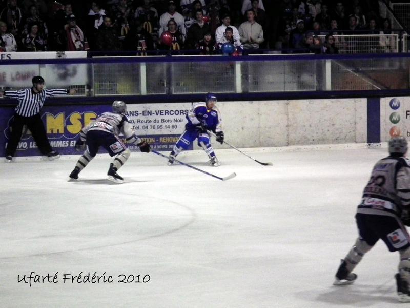 Villard-de-Lans 3 - 4 Grenoble 