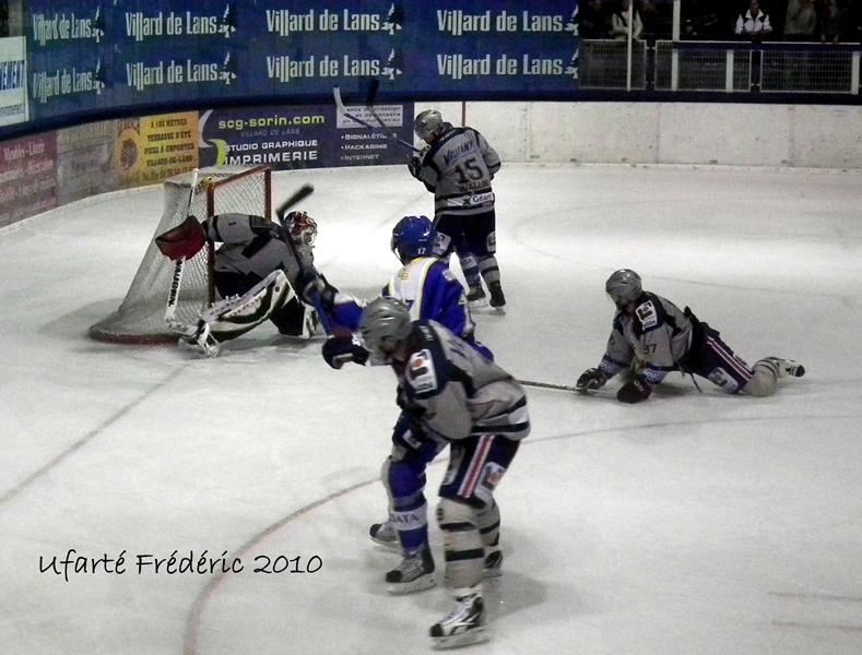 Villard-de-Lans 3 - 4 Grenoble 