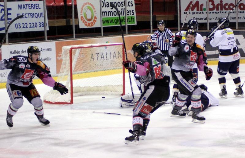 Amiens  2 - 3 Chamonix 