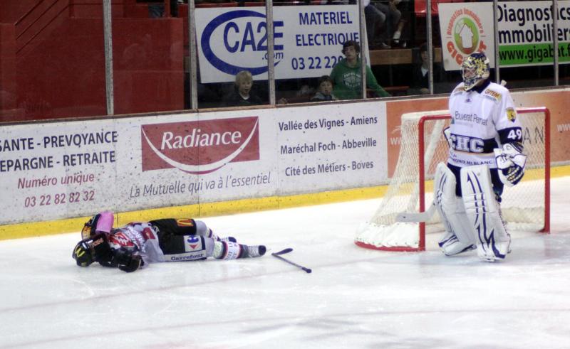 Amiens  2 - 3 Chamonix 