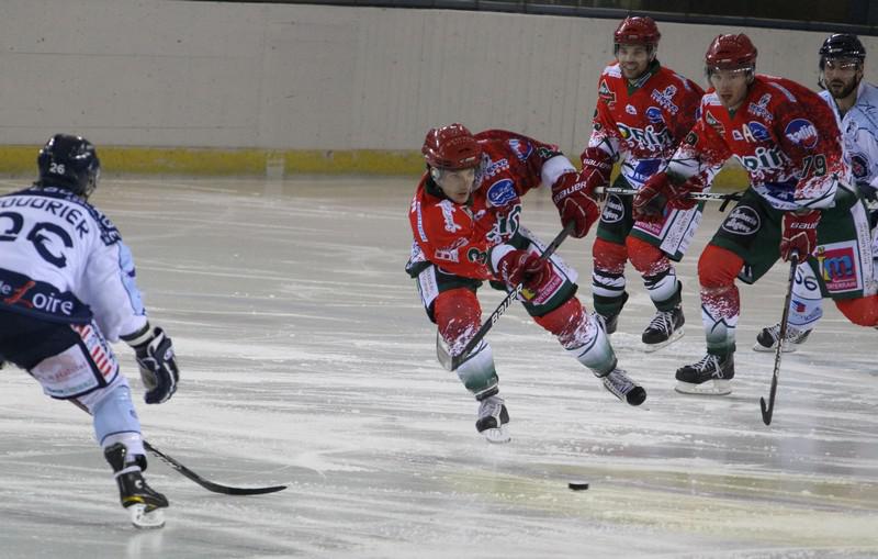 Mont-Blanc 1 - 2 Angers 