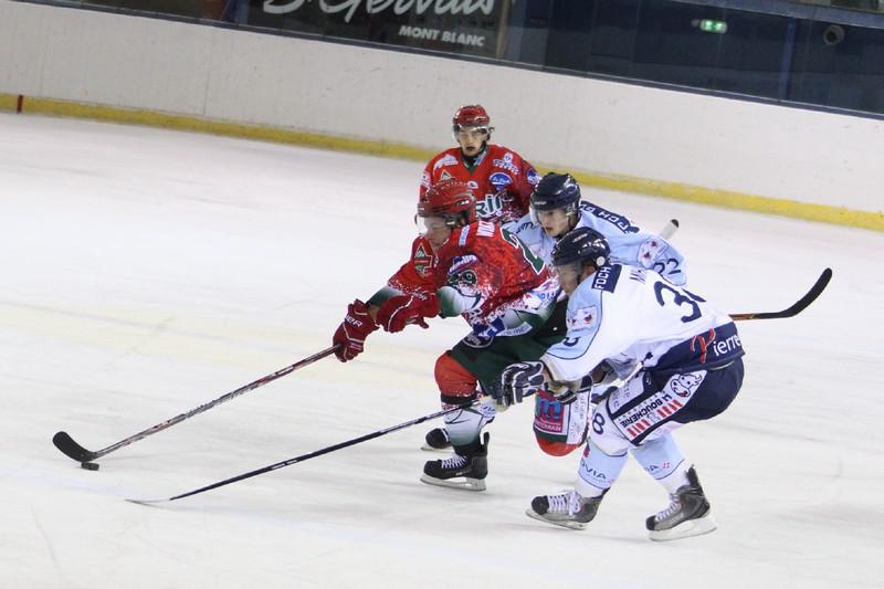 Mont-Blanc 1 - 2 Angers 
