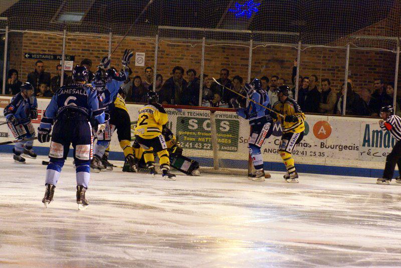 Angers  5 - 1 Rouen