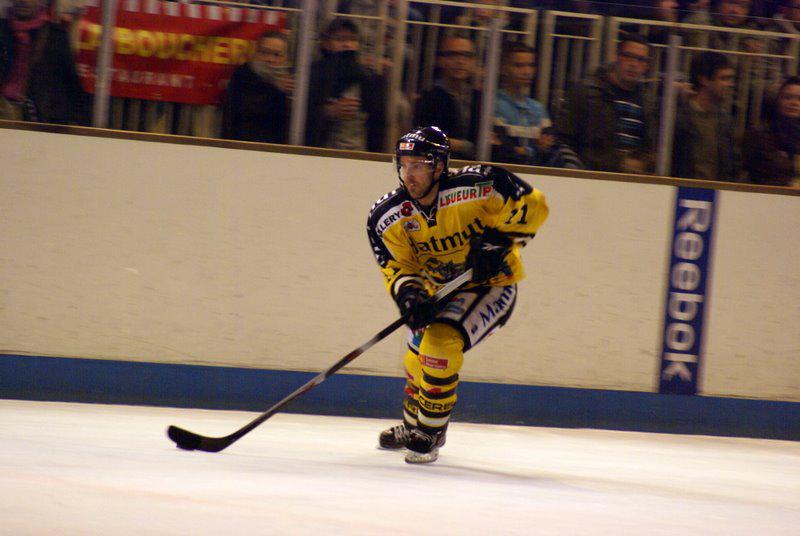 Angers  5 - 1 Rouen