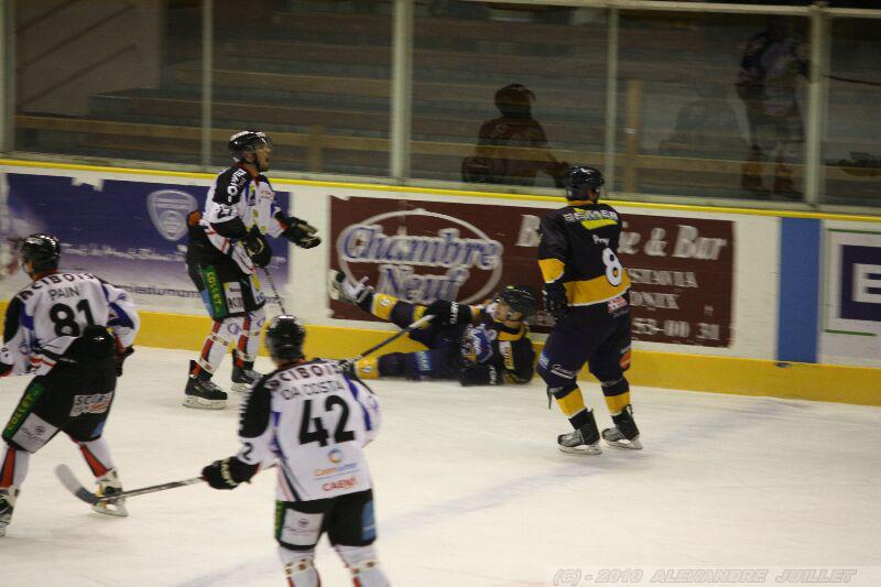 Chamonix  4 - 1 Caen 