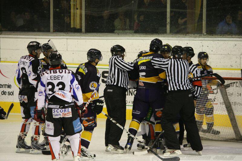 Chamonix  4 - 1 Caen 
