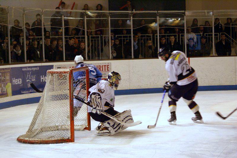 Angers  1 - 0 Chamonix 