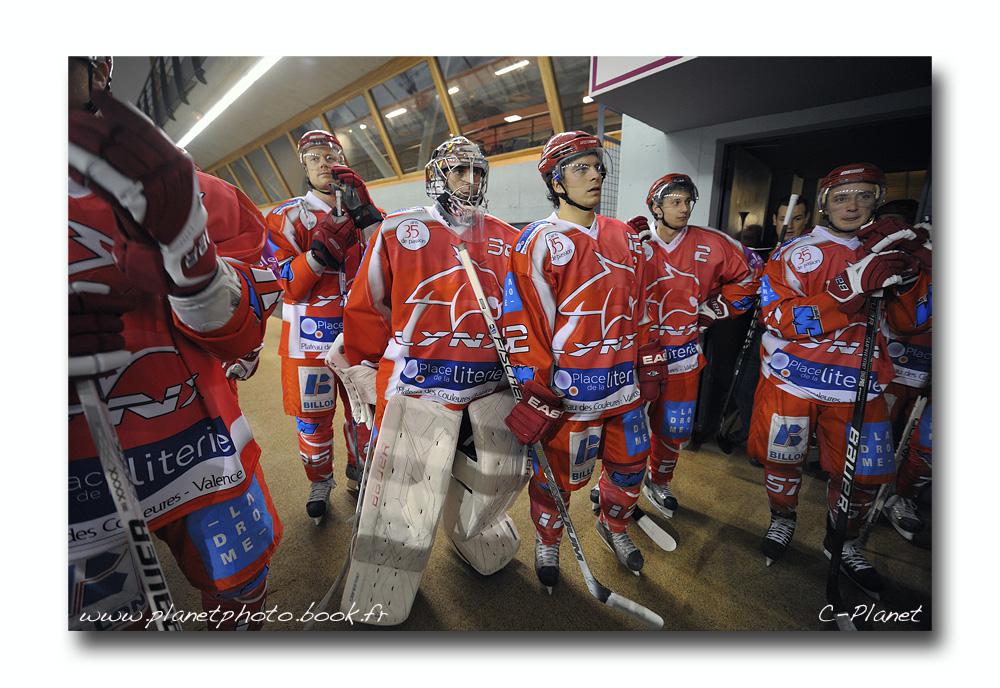 Valence 2 - 3 Courbevoie 