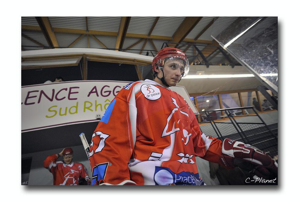 Valence 2 - 3 Courbevoie 