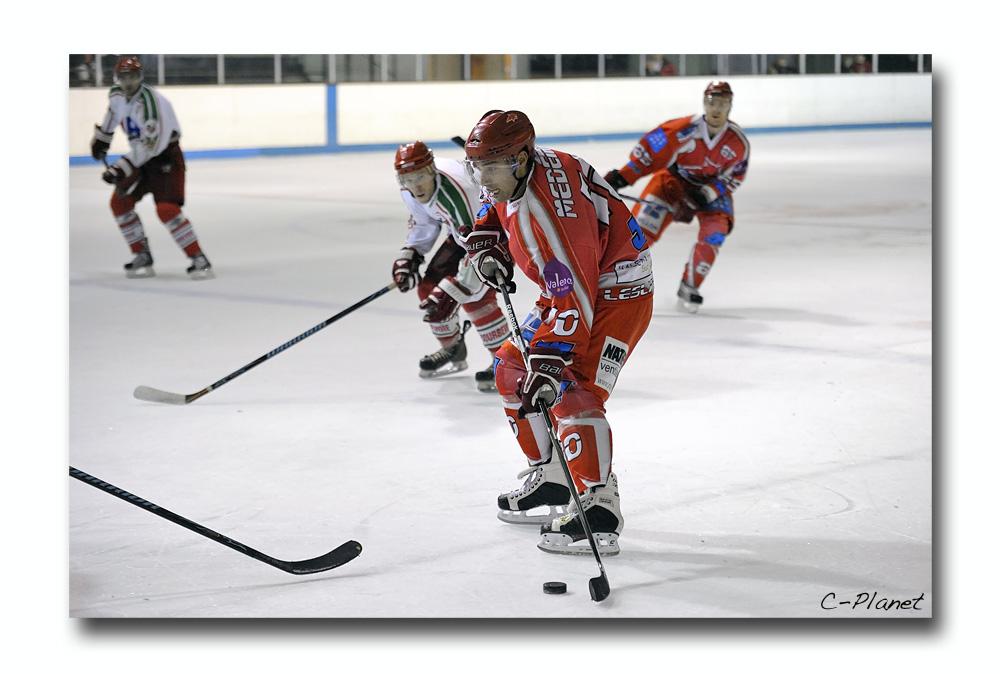 Valence 2 - 3 Courbevoie 