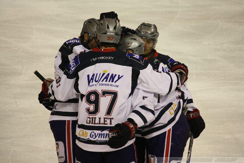 Chamonix  3 - 4 Grenoble 