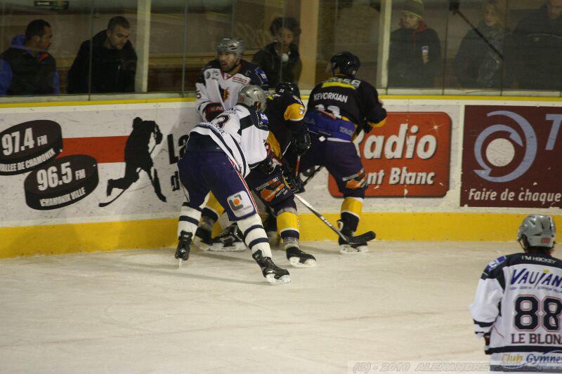 Chamonix  3 - 4 Grenoble 