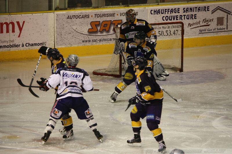 Chamonix  3 - 4 Grenoble 