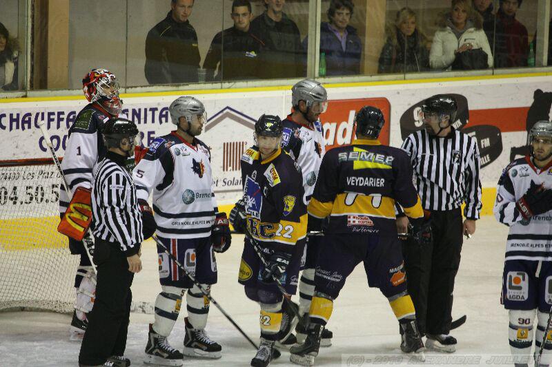 Chamonix  3 - 4 Grenoble 