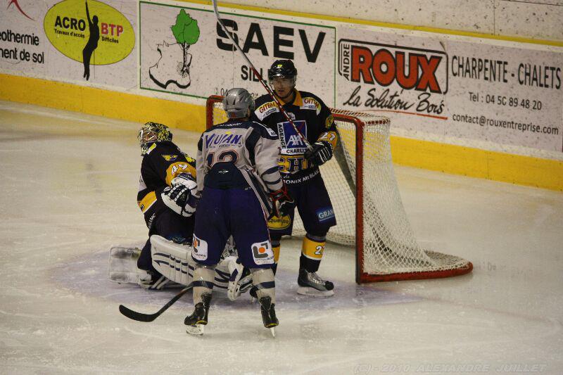 Chamonix  2 - 3 Grenoble 