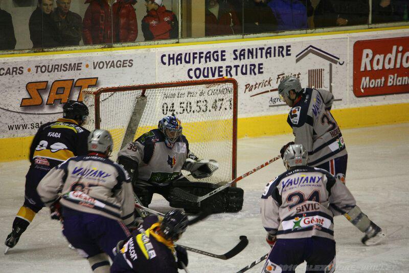 Chamonix  2 - 3 Grenoble 