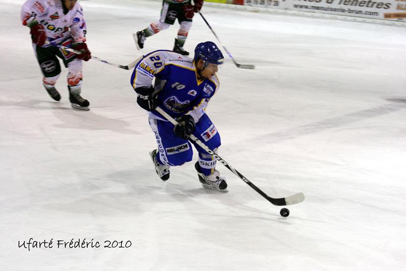 Villard-de-Lans 2 - 4 Mont-Blanc