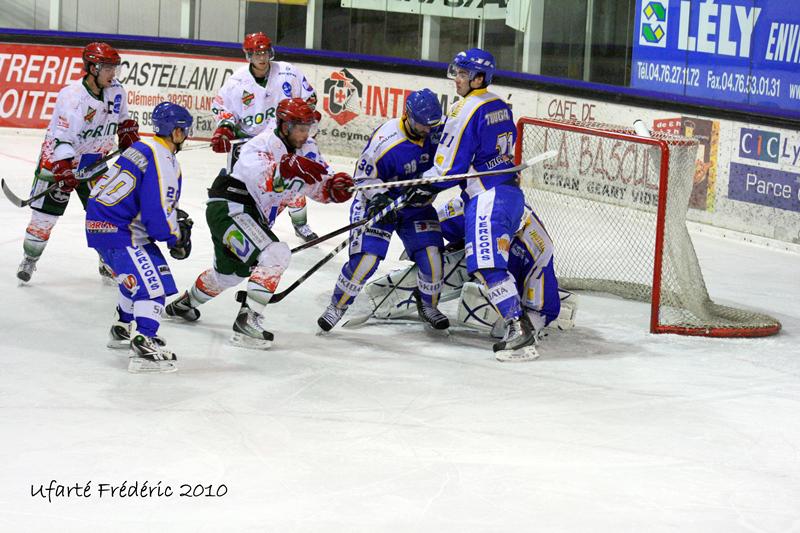 Villard-de-Lans 2 - 4 Mont-Blanc