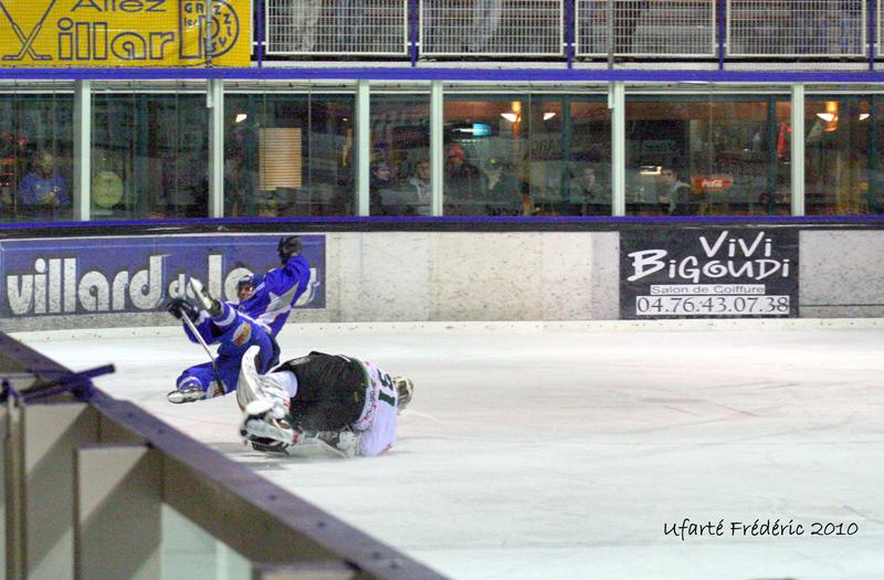 Villard-de-Lans 2 - 4 Mont-Blanc