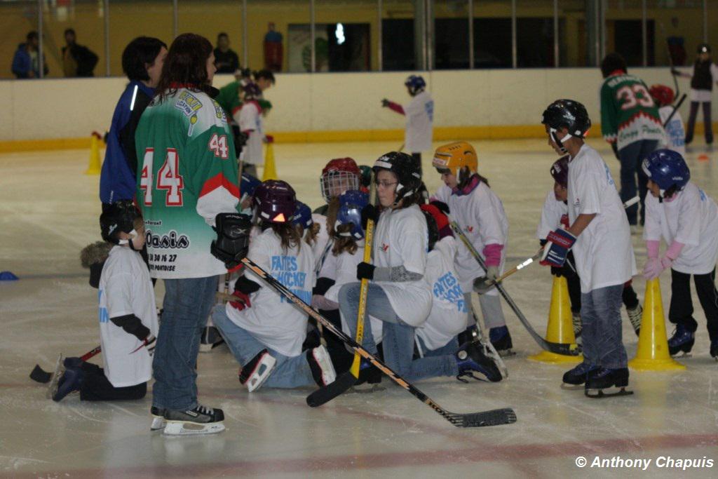 Cergy : Faites du hockey au féminin — Reportage