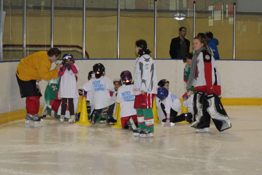 Cergy : Faites du hockey au féminin — Reportage
