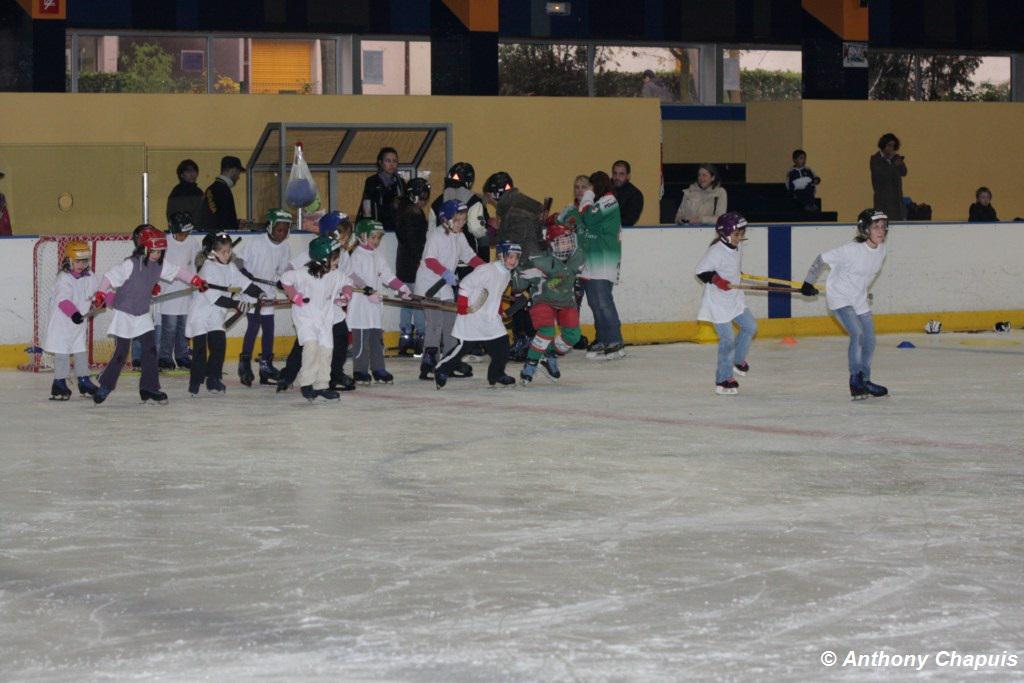 Cergy : Faites du hockey au féminin — Reportage