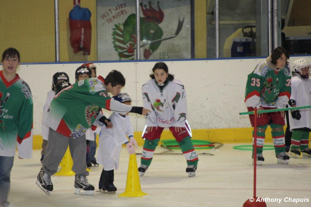 Cergy : Faites du hockey au féminin — Reportage