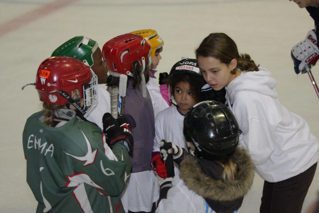 Cergy : Faites du hockey au féminin — Reportage
